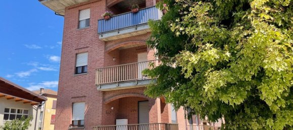3 rooms Apartment in Neive, Italy No. 308072 2