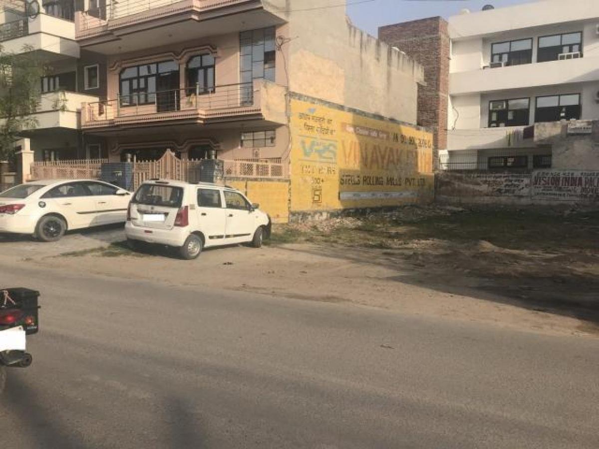  قطعة أرض في Gurgaon, India رقم 35132