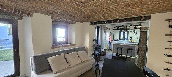 6 rooms House in Torrazzo, Italy No. 72718 4