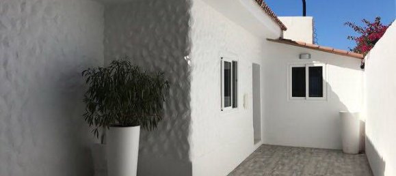 5 bedrooms Villa in Adeje, Spain No. 28031 3