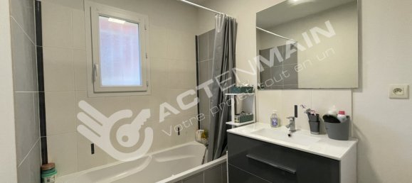 4 bedrooms House in Joue-les-Tours, France No. 72678 9