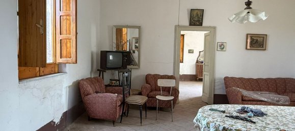 5 Schlafzimmer Haus in Motta Sant'Anastasia, Italy, Nr. 346016 3
