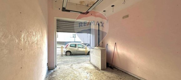 25m² Commercial property in Naples, Italy No. 266436 15