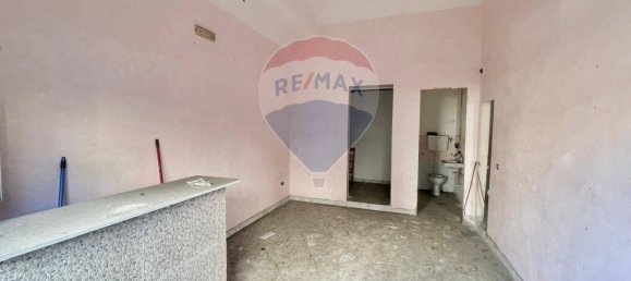 25m² Commercial property in Naples, Italy No. 266436 9