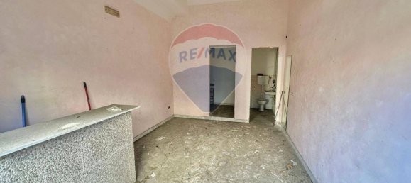 25m² Commercial property in Naples, Italy No. 266436 10