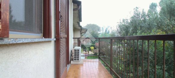 3 bedrooms Villa in Pavia, Italy No. 84608 9