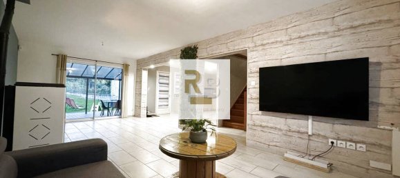 4 bedrooms House in Lievin, France No. 155798 2