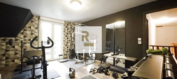 4 bedrooms House in Lievin, France No. 155798 10