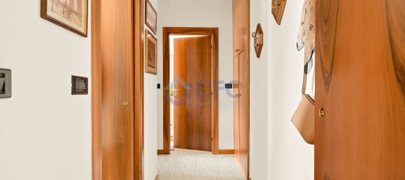 2 bedrooms Apartment in Milan, Italy No. 357767 10
