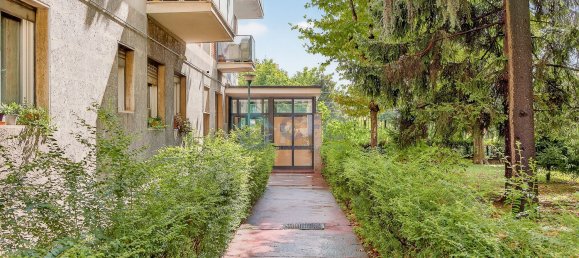 2 bedrooms Apartment in Milan, Italy No. 357767 25