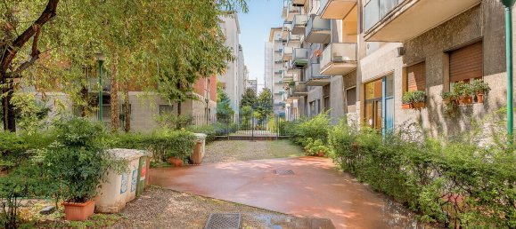 2 bedrooms Apartment in Milan, Italy No. 357767 24