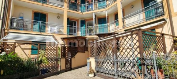 2 bedrooms Apartment in Spotorno, Italy No. 96979 2