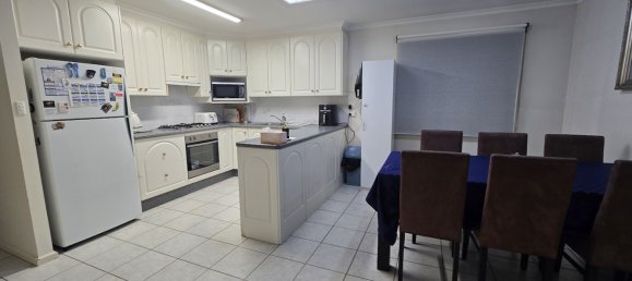 4 bedrooms House in West Wyalong, Australia No. 1 6