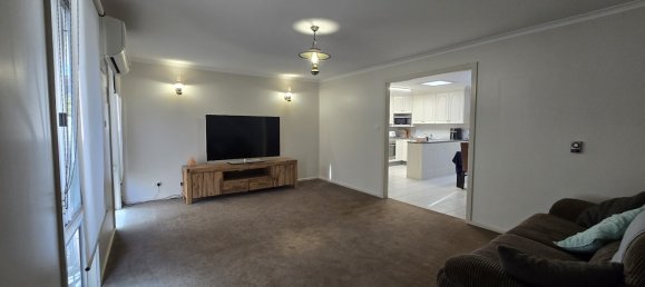 4 bedrooms House in West Wyalong, Australia No. 1 8