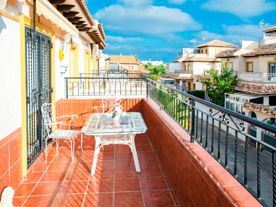 2 bedrooms Villa in Alicante, Spain No. 222591