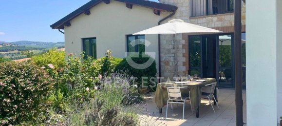 3 bedrooms House in Todi, Italy No. 268240 8