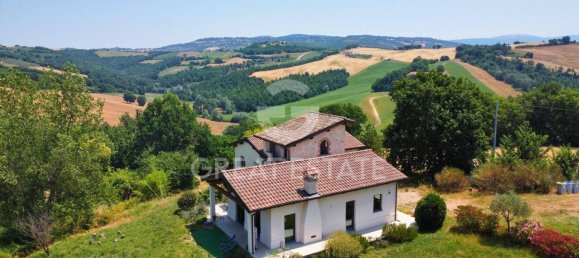 3 bedrooms House in Todi, Italy No. 268240 2
