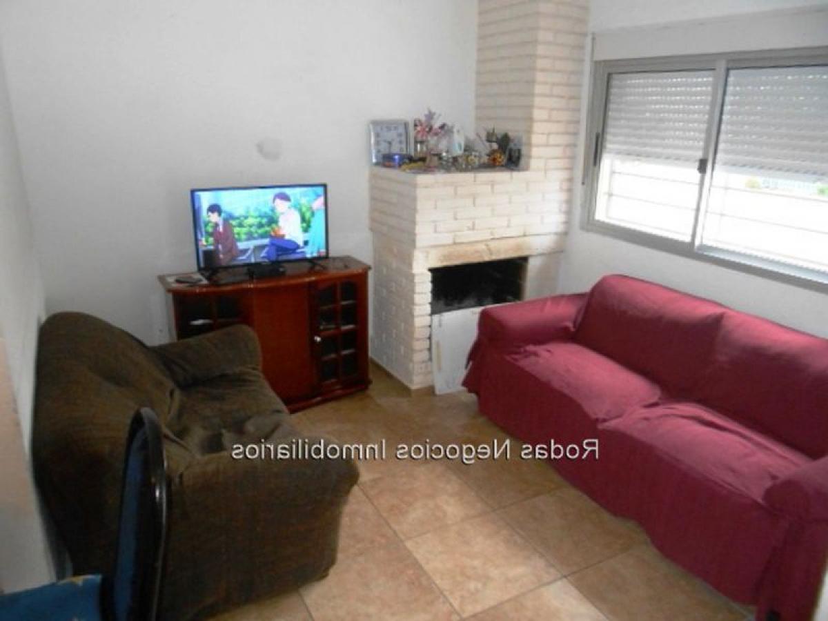 3 bedrooms House in Montevideo, Uruguay No. 8020