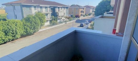 3 rooms Apartment in Novara, Italy No. 154981 6