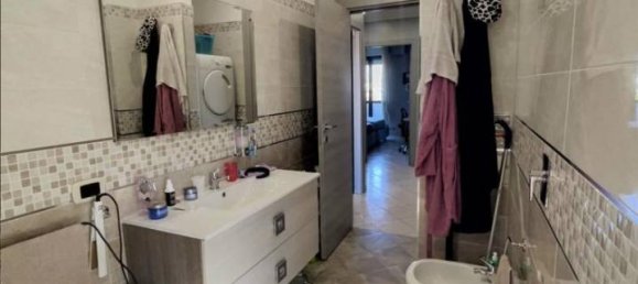 3 rooms Apartment in Novara, Italy No. 154981 12