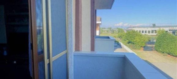 3 rooms Apartment in Novara, Italy No. 154981 7