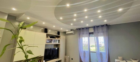 3 rooms Apartment in Novara, Italy No. 154981 3