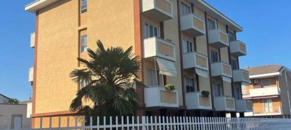 3 rooms Apartment in Novara, Italy No. 154981 20