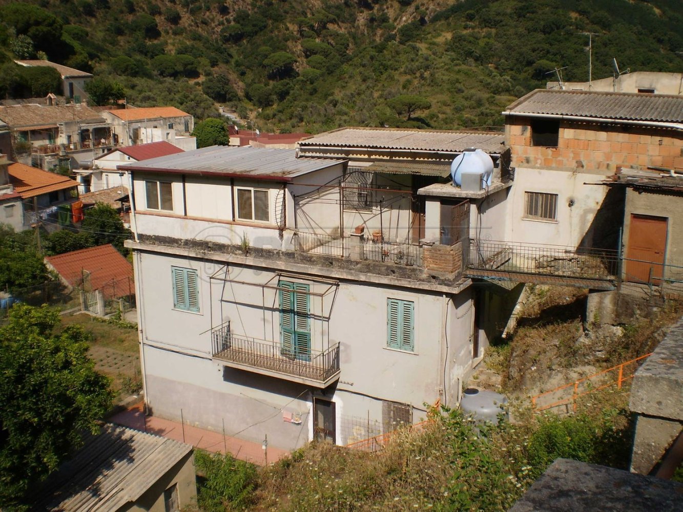 7 rooms House in Messina, Italy No. 89363