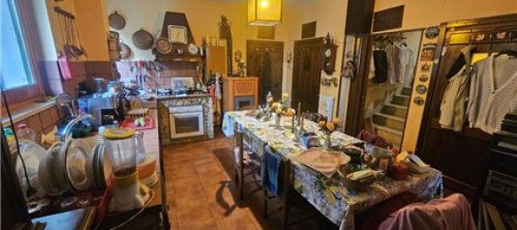 4 Schlafzimmer Haus in Morcone, Italy, Nr. 275945 9