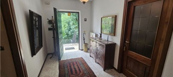 4 Schlafzimmer Haus in Morcone, Italy, Nr. 275945 17