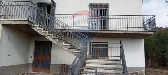 Casa de 5 dormitorios en Casalduni, Italy No. 163112 2