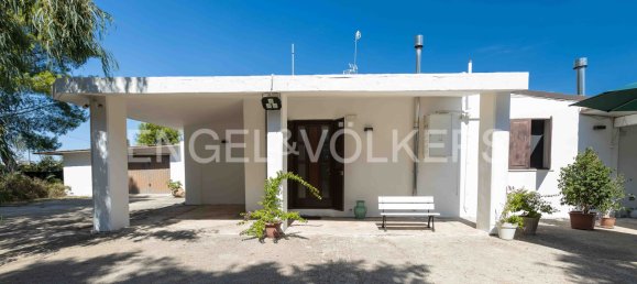 Villa de 3 dormitorios en Novoli, Italy No. 109110 4