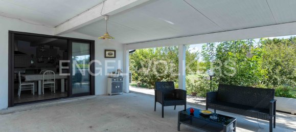 Villa de 3 dormitorios en Novoli, Italy No. 109110 5