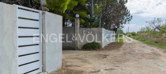 Villa de 3 dormitorios en Novoli, Italy No. 109110 12