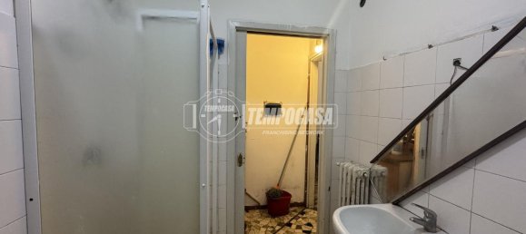 2-salle Appartement à Brescia, Italy No. 12879 12