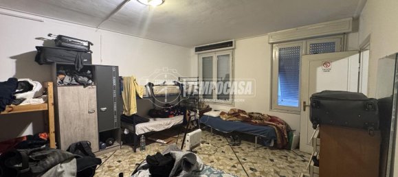 2-salle Appartement à Brescia, Italy No. 12879 15