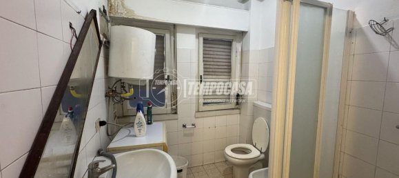 2-salle Appartement à Brescia, Italy No. 12879 13