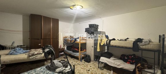 2-salle Appartement à Brescia, Italy No. 12879 18
