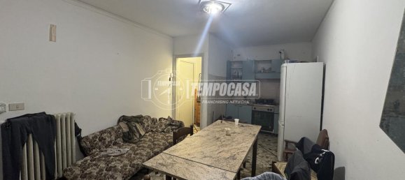 2-salle Appartement à Brescia, Italy No. 12879 6