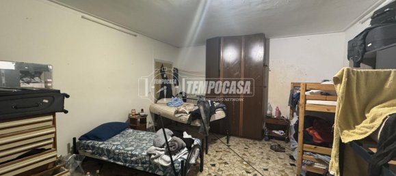 2-salle Appartement à Brescia, Italy No. 12879 17