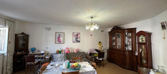 3 bedrooms House in Caresana, Italy No. 323047 3