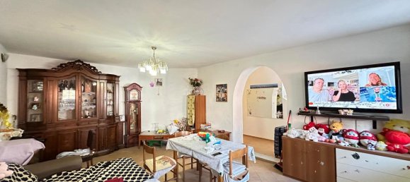 3 bedrooms House in Caresana, Italy No. 323047 2