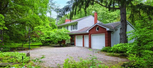 3 bedrooms House in Oakville, Canada No. 989 2