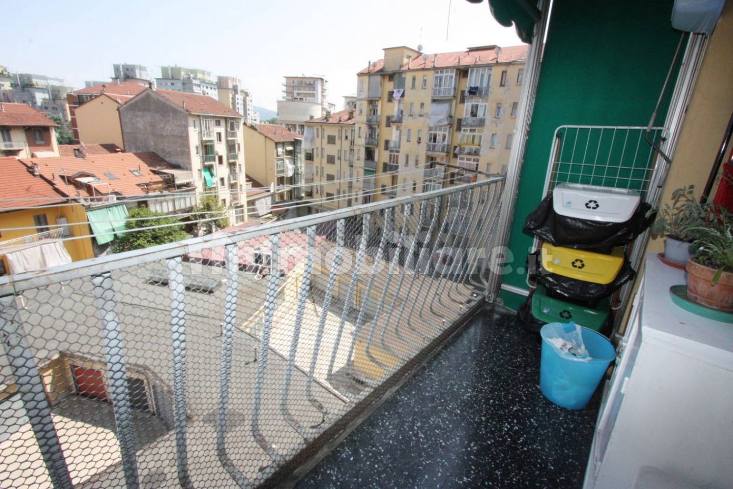 2 bedrooms Apartment in Turin, Italy No. 150651