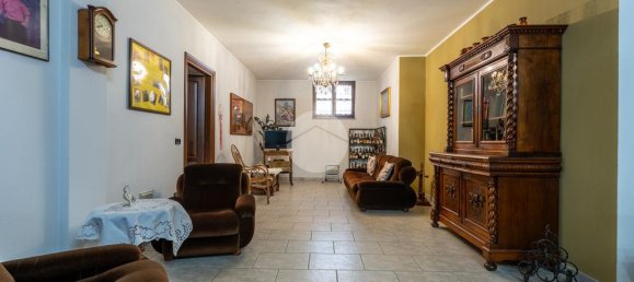 4 bedrooms Villa in Narzole, Italy No. 263968 7