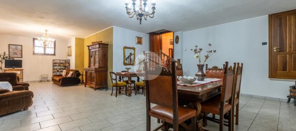 4 bedrooms Villa in Narzole, Italy No. 263968 9