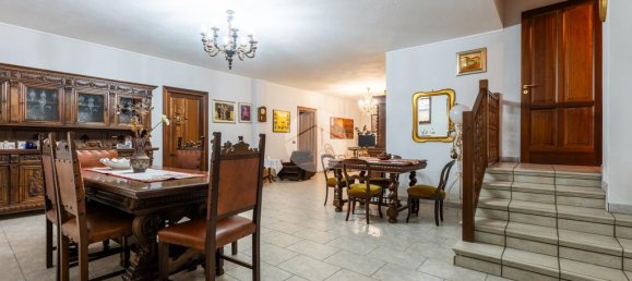 4 bedrooms Villa in Narzole, Italy No. 263968 8