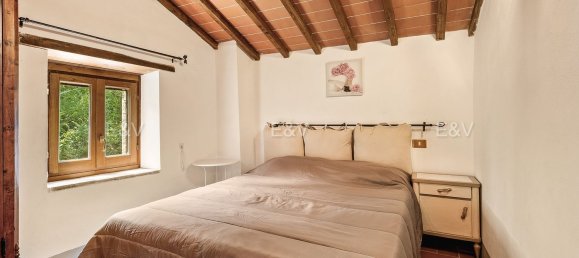 9 rooms House in Talla, Italy No. 263300 8