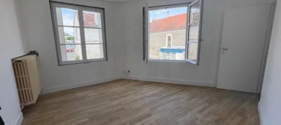 3 bedrooms Villa in Loches, France No. 265492 3