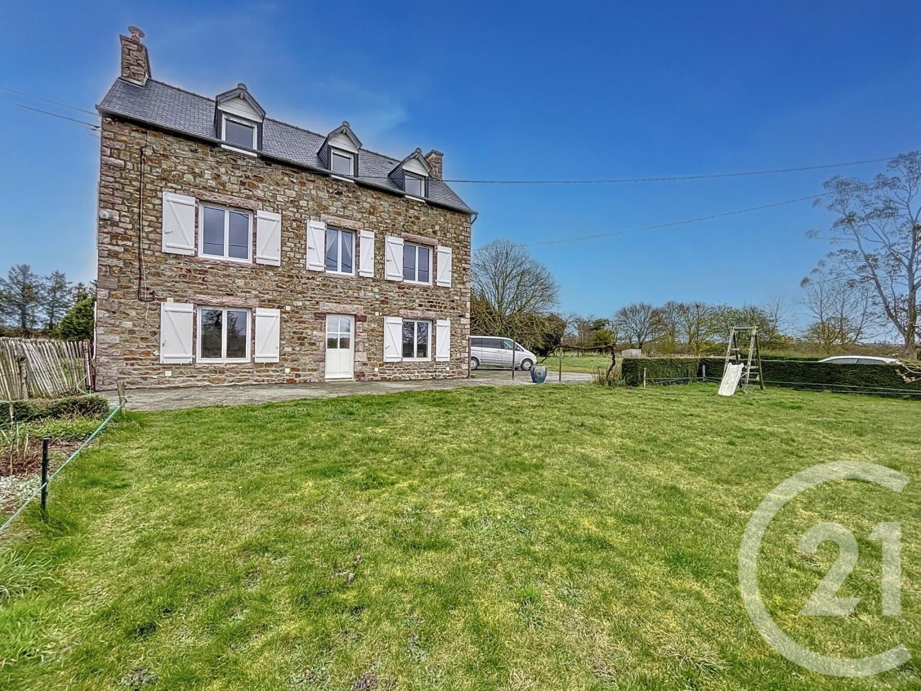 Casa de 6 dormitorios en Cotes-d'Armor, France No. 202338